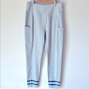 Vineyard Vines Skip Monday Heathered Performance Leggings in Sharkskin